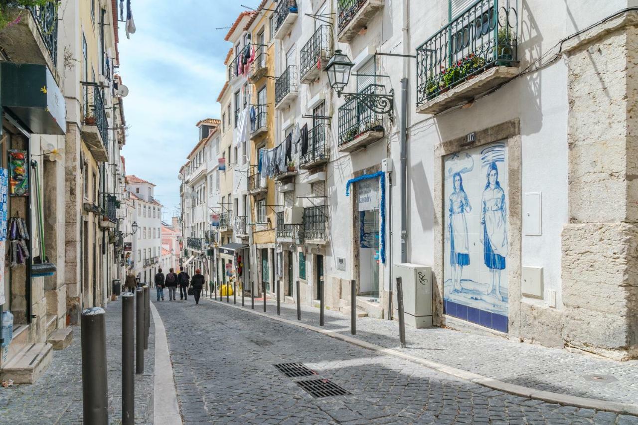 Apartment Lxroller Alfama Suites Deluxe Lisbon